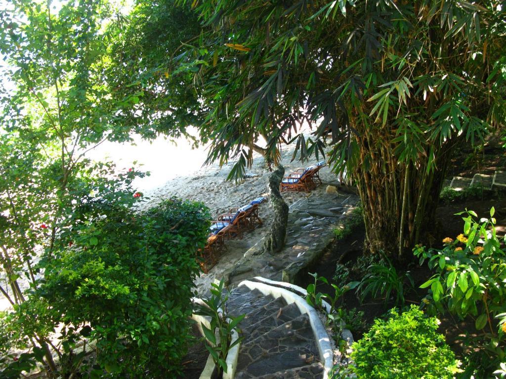 Bunaken Cha Cha Nature Resort Exterior photo